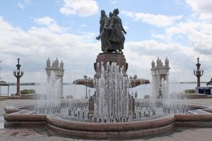 Волгоград. Фонтан Дружбы. Центральная набережная