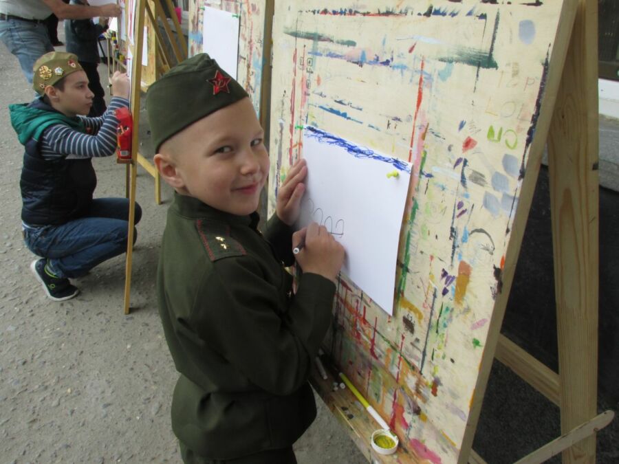 Дети Волгограда рисуют День Победы