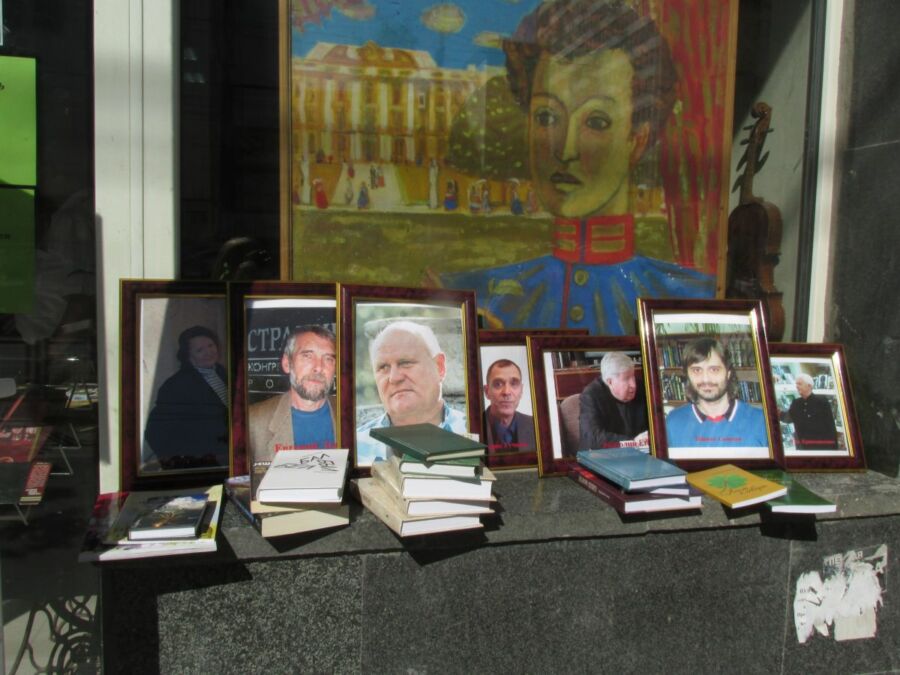В Пушкинский день России в Волгограде стихи читали поэты, меценаты и депутаты