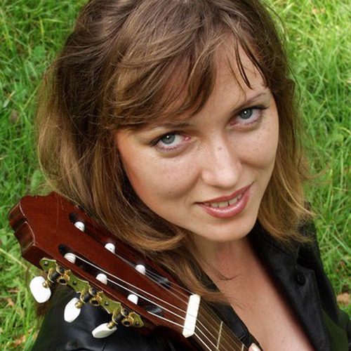Жанна ПОПОВА, певица, исполнительница авторской песни, лауреат Грушинского фестиваля