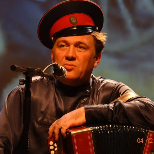 Юрий ЩЕРБАКОВ, известный российский исполнитель казачьей песни, потомственный казак-песельник