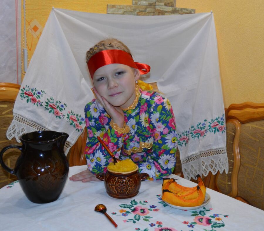 Власова Елена, 33 года, Котельниково. Казачка за обедом