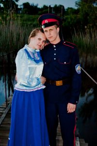 Дулов Виктор, 20 лет, х. Шарашенский Алексеевского района. Провожала сваво казака.