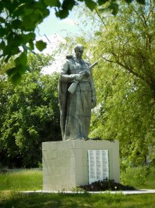 Червякова Дарья, 12 лет, х. Долгий Урюпинского района. Поклонитесь солдату, люди